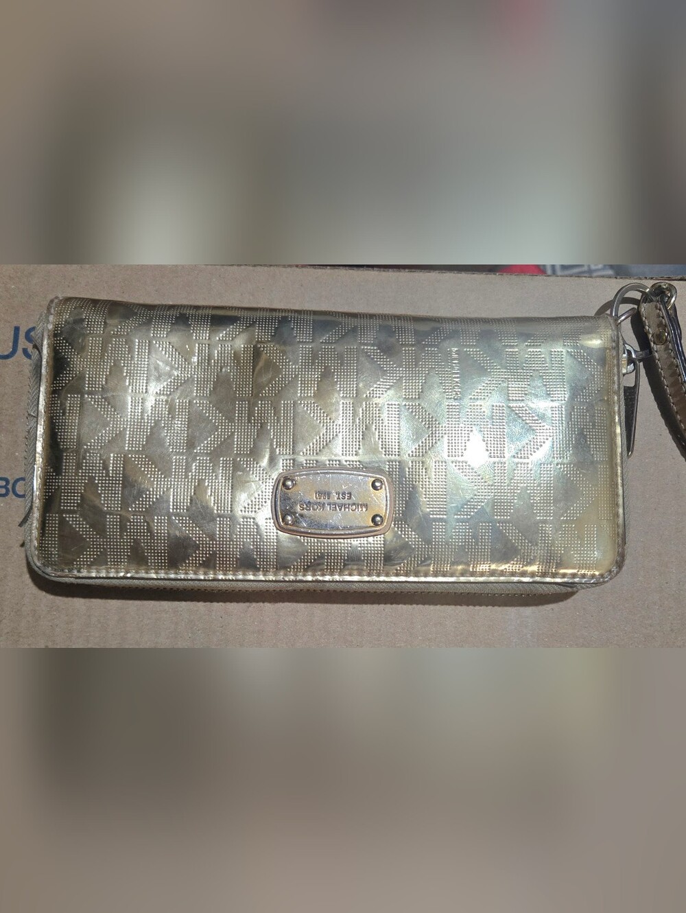 Michael Kors Jet Set Continental monogram wristlet/wallet/clutch 8.5x4x1"